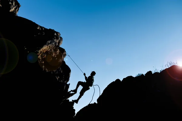Improvise simple climbing — Stock Photo, Image