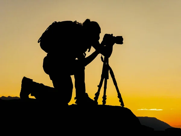 Photographer man silhouette in the nature & photographer silhouette — Stock Photo, Image