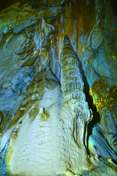Stalagmiter Formationer Grottan — Stockfoto