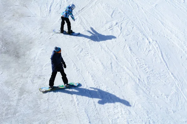 滑雪训练和公园 新的季节和假日 — 图库照片