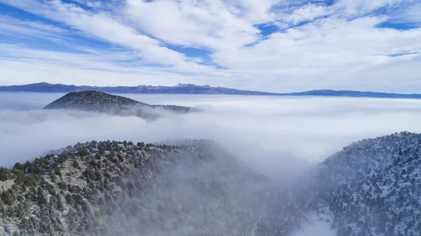 Niebla Las Montañas Nubes Clima Nebuloso —  Fotos de Stock