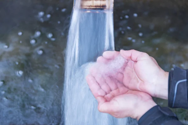 Drinkbaar Zuiver Waardevolle Waterbron — Stockfoto