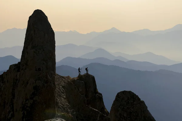 Dağ Sırasının Keşfi Mistik Coğrafya Hedef Macera — Stok fotoğraf