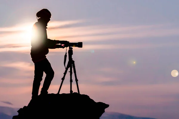 Fotógrafo Profissional Preparando Rochoso — Fotografia de Stock