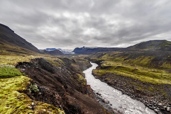 A folyó és a Vatnajokull-Izlandi gleccser — Stock Fotó