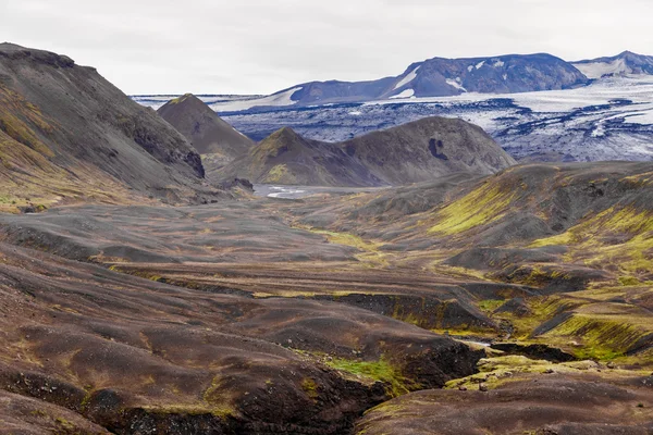 Vista sobre un río y glaciar Vatnajokull en Islandia — Foto de Stock