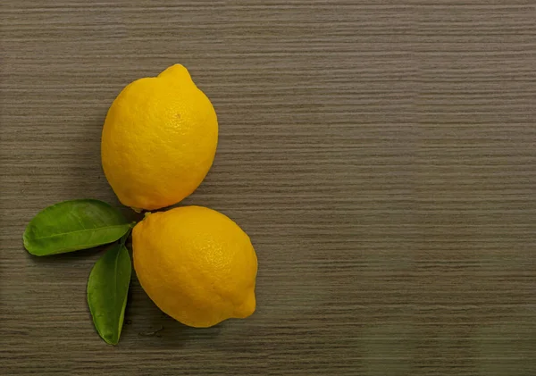 Imagem Vista Superior Frutos Limão Maduros Amarelos Frescos Folha Verde — Fotografia de Stock