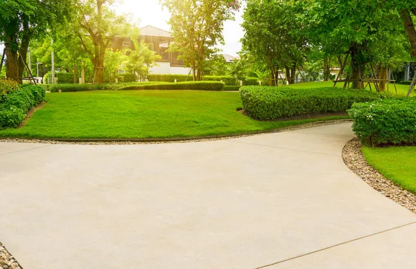 Pasarela Patrón Curva Gris Acabado Lavado Con Arena Pavimentación Hormigón — Foto de Stock