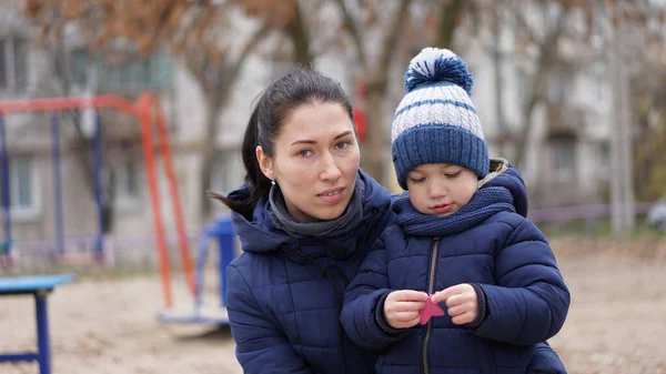 Young Woman Her Baby Playground Autumn Both Blue Clothes — Stock Photo, Image