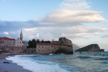 Budva Karadağ Adriyatik Denizi üzerinde yeridir