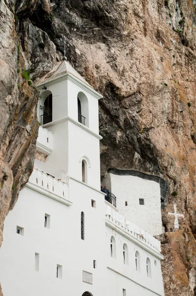 Iglesia superior del monasterio de Ostrog — Foto de Stock