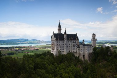 Neuschwanstein Şatosu Fussen Bavyera yakınındaki sarayıdır
