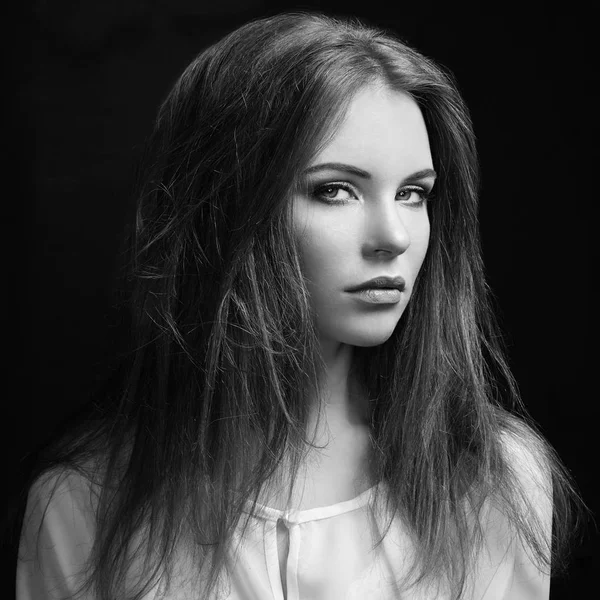 Black and white portrait of young beautiful girl — Stok fotoğraf