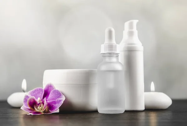 Divers Contenants Produits Beauté Sur Table Avec Fond Bokeh Flou — Photo