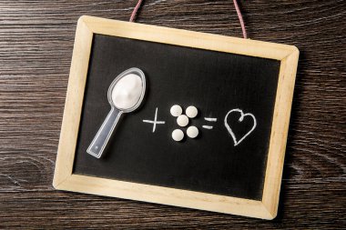 Antibiyotik alırken bağırsaklarınızdaki iyi bakterileri iyileştirmek için de probiyotik almalısınız. Antibiyotikler ve probiyotik konsepti arasındaki denge.