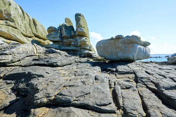 Grandes Rocas Costa Bretaña Formación Especial Luz Solar Cielo Azul — Foto de Stock