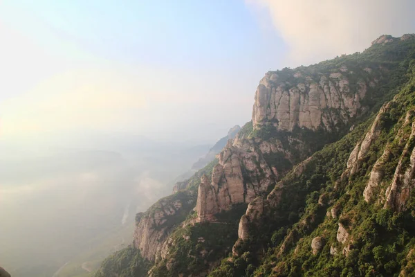 Montserrat Mosteiro Beneditino Símbolo Espiritual Centro Religioso Catalunha Centro Peregrinação — Fotografia de Stock