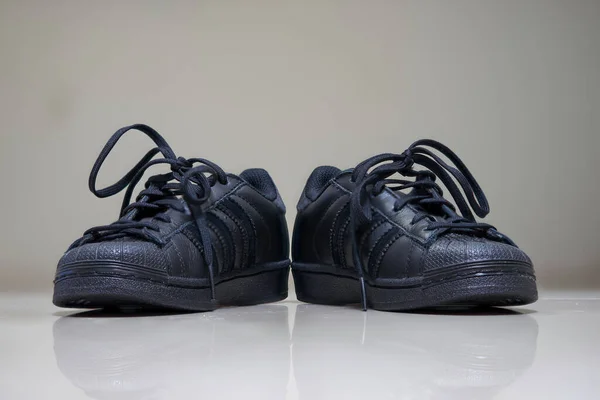 Zapato Estudiante Negro Con Cordones — Foto de Stock