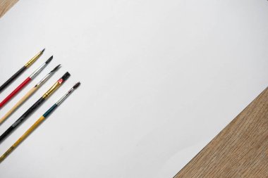 Sanat eserleri ve renk fırçaları, kenar görüş