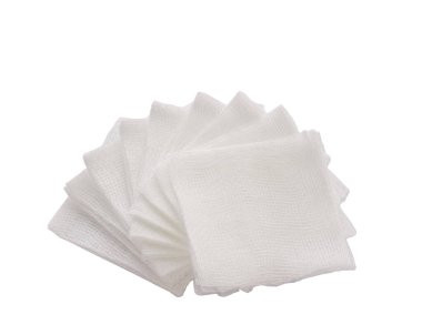 İzole edilmiş beyaz arka planda peçete yığını. jpg