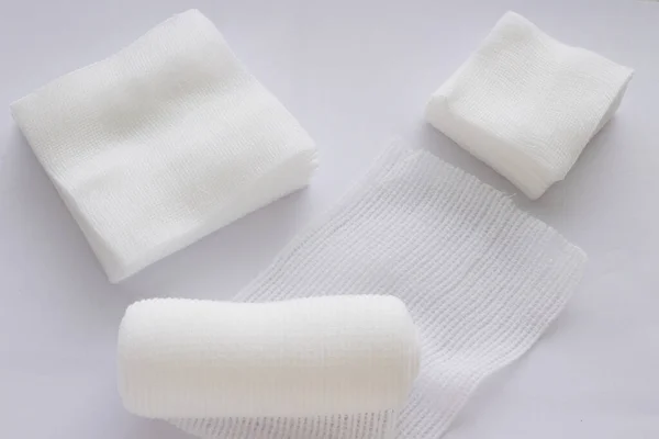 Rouleau Gaze Tampon Gaze Bandage Sur Fond Blanc — Photo