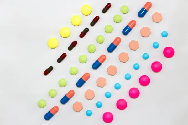 Vielzahl Von Medikamentenarten Reihen Fabrikkonzept Für Die Herstellung Von Medizinprodukten — Stockfoto