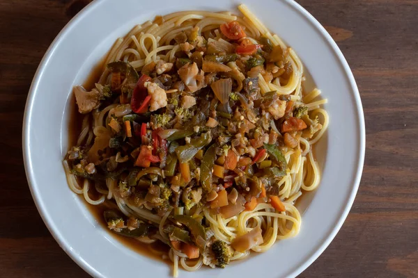 Sebzeli spagetti (vejetaryen yemeği))