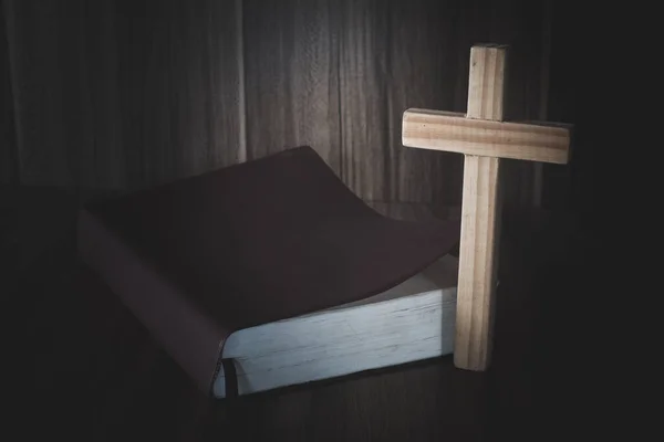 Crucifijo Estaba Sobre Biblia Una Bendición Dios Con Poder Poder — Foto de Stock