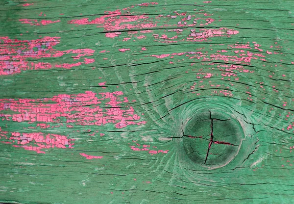 Alter Holzhintergrund mit Resten von Fetzen alter Farbe auf Holz. Textur eines alten Baumes, Brett mit Farbe, Vintage-Hintergrundfarbe abblätternd. alte blaue Tafel mit rissiger Farbe, Jahrgang — Stockfoto