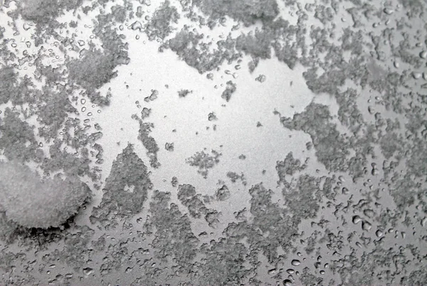 Καρδιά Του Χιονιού Στο Γυαλί Χιονόνερο Γυαλί Δαντέλα Γκρι Υφή — Φωτογραφία Αρχείου