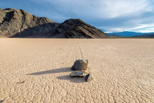 Racetrack Playa no Parque Nacional do Vale da Morte, Califórnia . — Fotografia de Stock