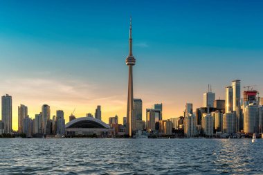 Gün batımında, Toronto, Ontario, Kanada Toronto manzarası.