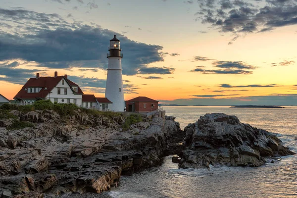 Faro de Portland Head al amanecer . — Foto de Stock