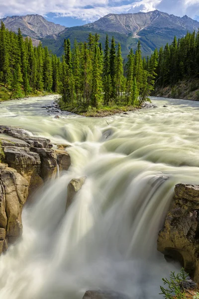 Sunwapta falls in Jasper National Park, Alberta, Canada. — Stock Photo, Image