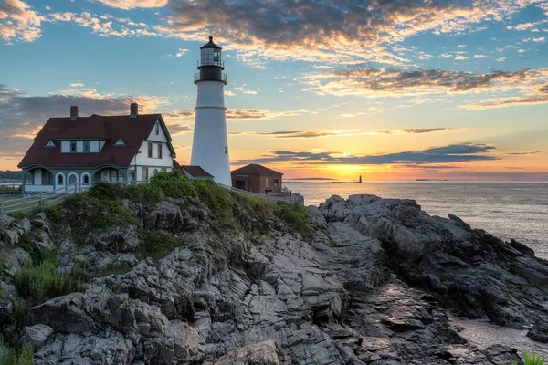 Portland kafa feneri, Cape Elizabeth, Maine güneş doğarken.