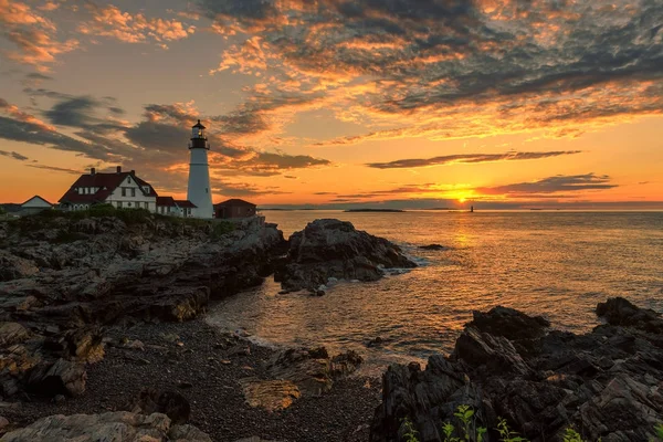 Alba al faro di Portland Head, Cape Elizabeth, Maine, Stati Uniti — Foto Stock