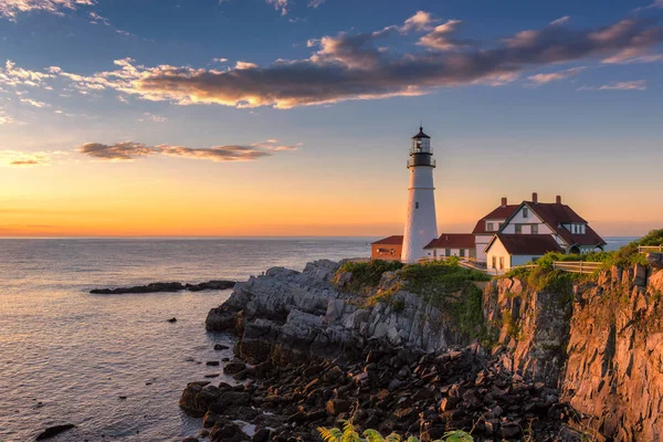 Portland Head Lighthouse te ondernemen bij zonsopgang. — Stockfoto