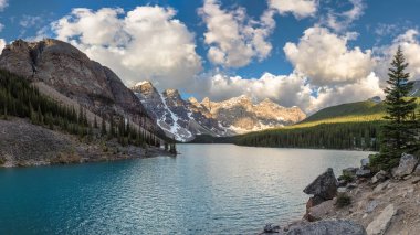 Rocky Dağları - Banff National Park Kanada buzultaş Gölü Panoraması