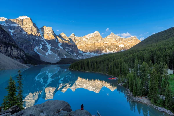 Spektakuläre Aussicht Auf Den Moränensee Frühen Morgen Banff Nationalpark Alberta — Stockfoto