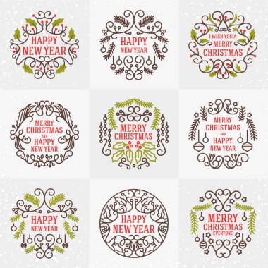 Neşeli Noel ve mutlu yeni yıl dekoratif rozetleri kümesi için tebrik kartları ve davetiyeler. Vektör çizim. Tipografik tasarım öğeleri. Kırmızı, yeşil ve kahverengi renk teması