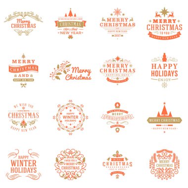 Neşeli Noel ve mutlu yeni yıl dekoratif rozetleri kümesi için tebrik kartları ve davetiyeler. Vektör çizim. Tipografik tasarım öğeleri. Kırmızı ve altın renk teması