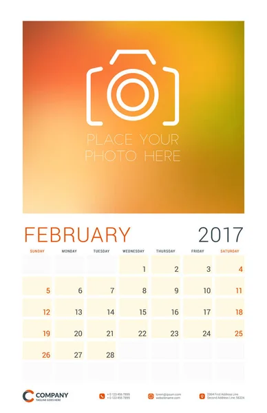 Πρότυπο Planner ημερολογίου τοίχου για το έτος 2017. Φεβρουαρίου. Διάνυσμα πρότυπο σχεδίασης με θέση για φωτογραφία. Εβδομάδα ξεκινά την Κυριακή. Κατακόρυφο προσανατολισμό — Διανυσματικό Αρχείο