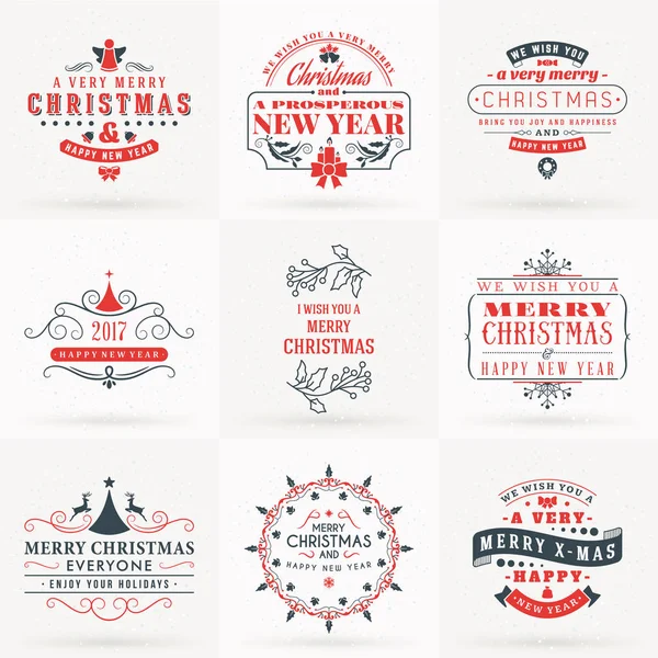 Conjunto de Feliz Natal e Feliz Ano Novo emblemas decorativos para cartões de felicitações ou convites. Ilustração vetorial em cores vermelho e cinza — Vetor de Stock
