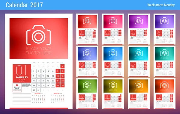 Vägg kalendermall Planner för 2017 år. Formgivningsmall med plats för foto. Veckan startar måndag. Vektorillustration — Stock vektor