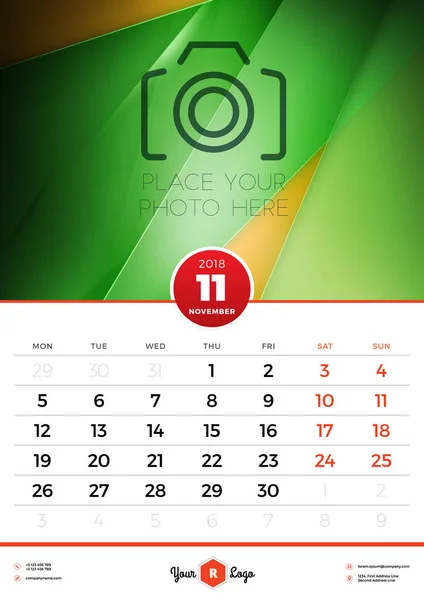 Πρότυπο ημερολόγιο τοίχου για το έτος 2018. Νοεμβρίου. Διάνυσμα πρότυπο σχεδίασης με αφηρημένα φόντο. Θέση για φωτογραφία. Εβδομάδα ξεκινά τη Δευτέρα. Κατακόρυφο προσανατολισμό — Διανυσματικό Αρχείο