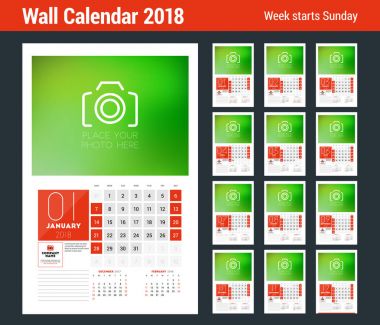 Duvar takvimi şablonunu 2018 yıl için. 12 ay kümesi. Vektör tasarım yer için fotoğraf yazdırma şablonu. Hafta Pazar günü başlar