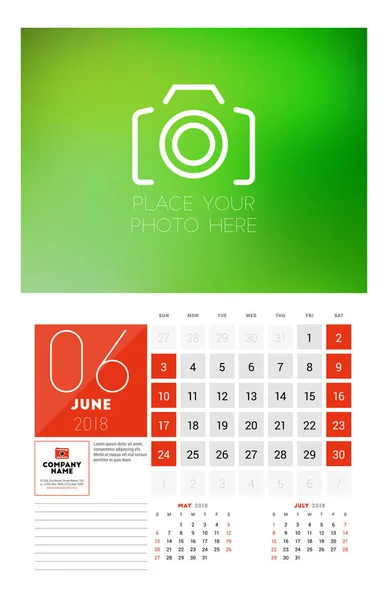 Шаблон календаря на 2018 год. Джун. Шаблон для печати векторного дизайна с местом для фотографии. Неделя начинается в воскресенье — стоковый вектор