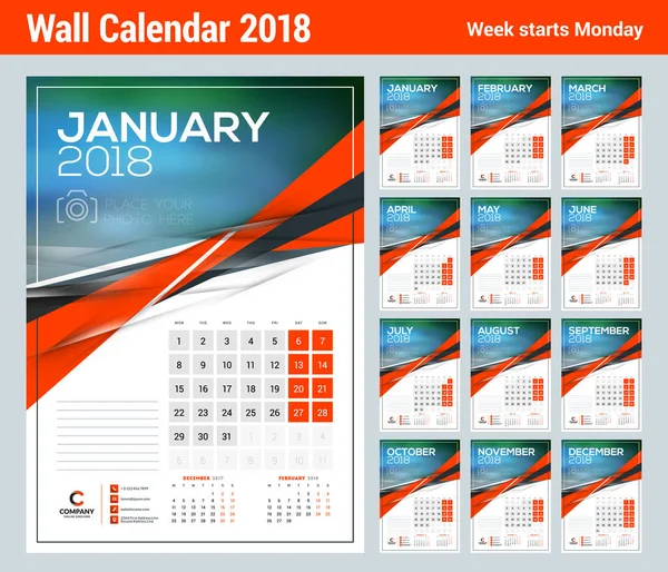 Vector kalendermall för 2018 år. Vektor design Skriv ut mallen med abstrakt triangel element och plats för foto. Veckan börjar på måndag — Stock vektor