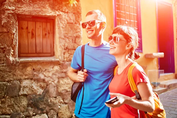 Turistas en el casco antiguo — Foto de Stock