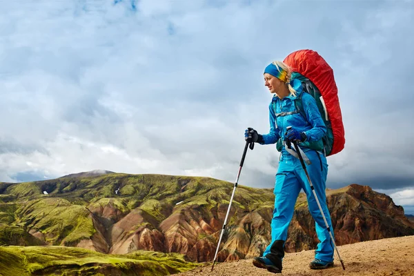 山中，冰岛的徒步旅行者 — 图库照片